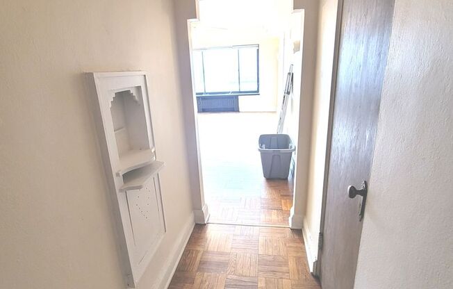 1 bed, 1 bath, $1,045, Unit 407