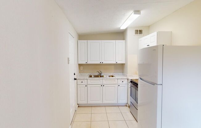 3 beds, 1 bath, $1,300