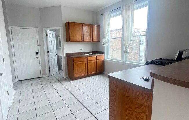 2346 W. Taylor