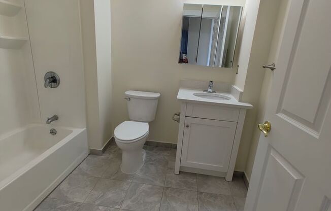 1 bed, 1 bath, 500 sqft, $1,550, Unit O-307