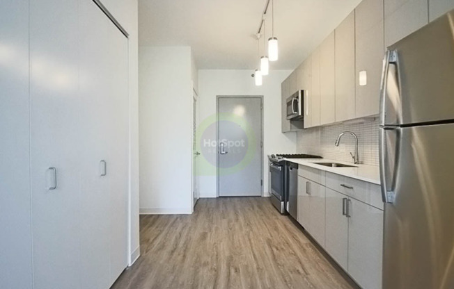 850 W VAN BUREN