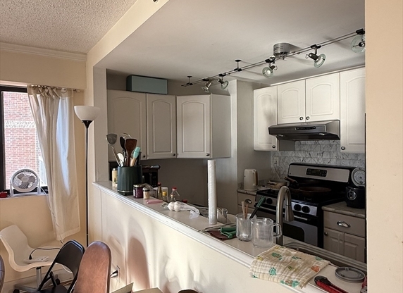 2 beds, 1.5 baths, 850 sqft, $3,500, Unit 810