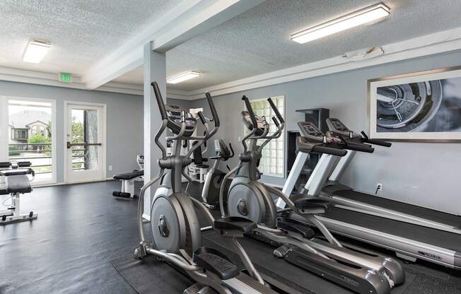 the gym at the estates apartments