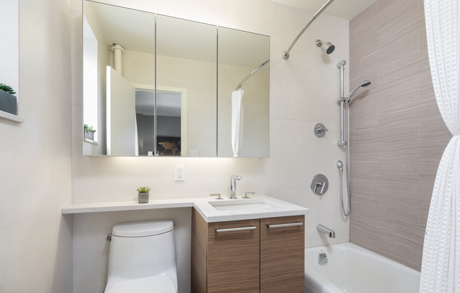 1 bed, 1 bath, 944 sqft, $6,054, Unit 10H