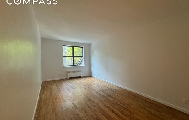 Studio, 1 bath, $2,500, Unit 2D