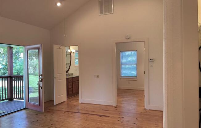 705 W 34 ST
