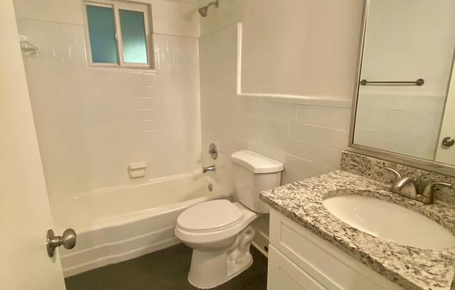 2 beds, 1 bath, 850 sqft, $1,700, Unit 485-C27