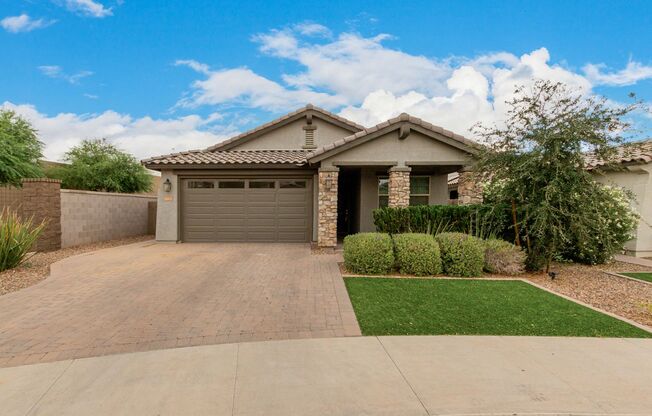 Welcome to modern living in the heart of Goodyear!