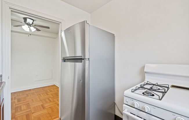 1 bed, 1 bath, 851 sqft, $975, Unit 309