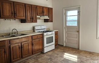 Two Bed, One Bath House in Quiet Neighborhood