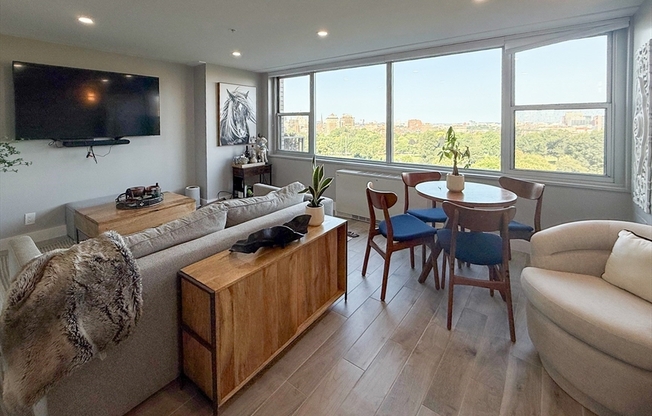 1 bed, 1 bath, 590 sqft, $4,000, Unit 11G