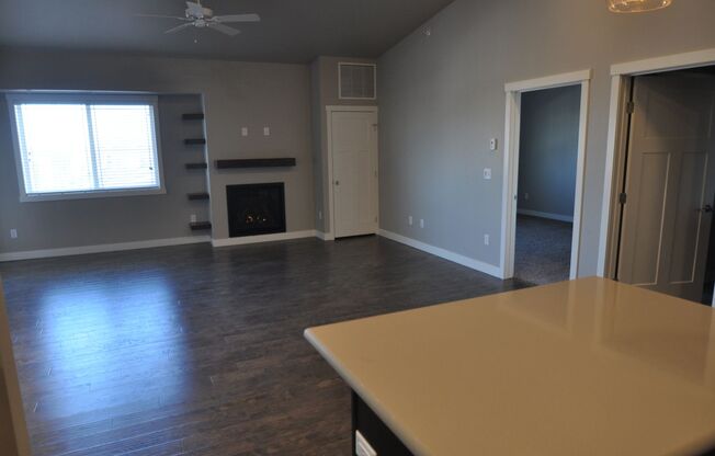 2 beds, 2 baths, $1,725, Unit 203