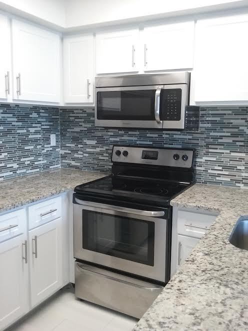 ONE BEDROOM ONE BATHROOM!  WATERFRONT COMMUNITY!