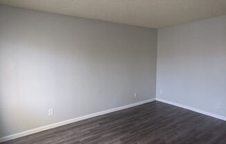 2 beds, 1 bath, $2,450, Unit B