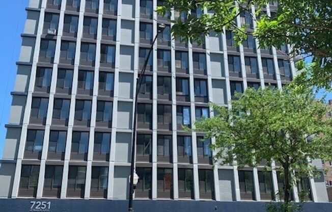 1 bed, 1 bath, 600 sqft, $1,300, Unit 02L