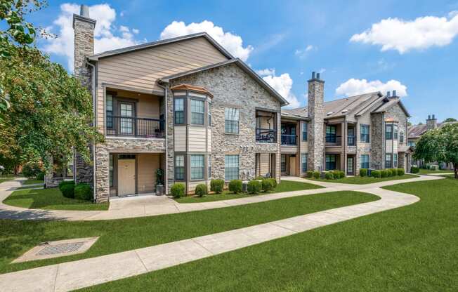 the preserve at ballantyne commons exterior of apartment buildings