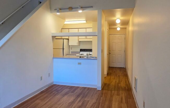 640 E 15 AVE
