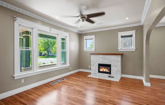 Beautiful Audubon 5 Bedroom Home! - Available now!
