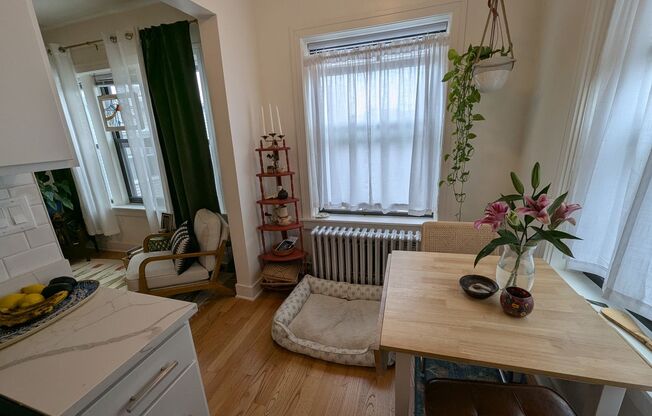 Lovely Renovated Building on Quiet Block Near the Lake! Studio's and 1 BR's.
