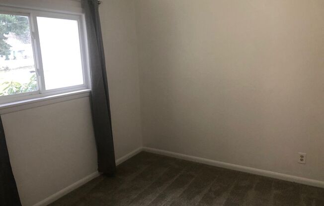 2 beds, 1 bath, 726 sqft, $1,600