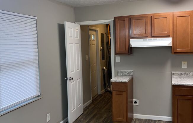 3 beds, 1 bath, $1,325