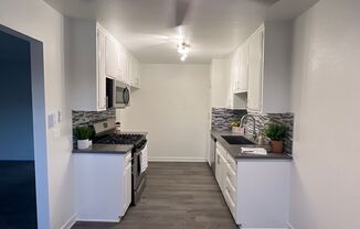 2 beds, 1 bath, 1,100 sqft, $2,475, Unit 241-39