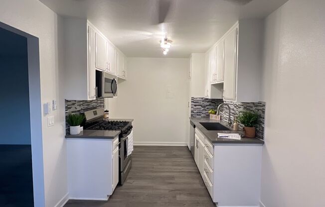 2 beds, 1 bath, 1,100 sqft, $2,475, Unit 241-39