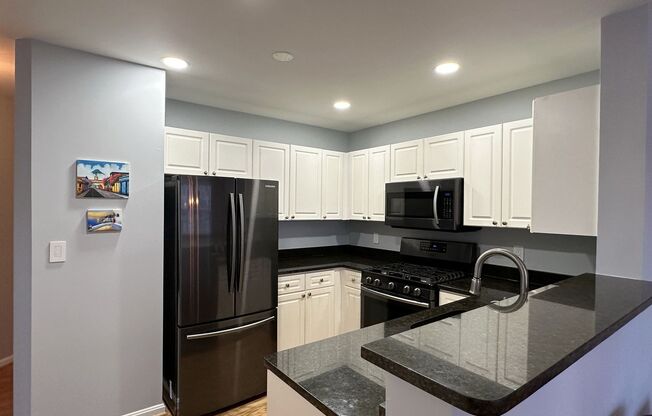 2 beds, 2 baths, $2,595, Unit Unit 204