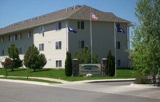 2 beds, 1 bath, 840 sqft, $1,275, Unit 1240-19