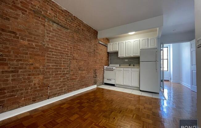 172 E 106 ST