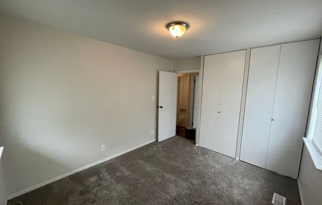 3 beds, 1 bath, $1,295