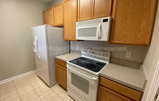 3 beds, 2 baths, 1,408 sqft, $1,600, Unit 929