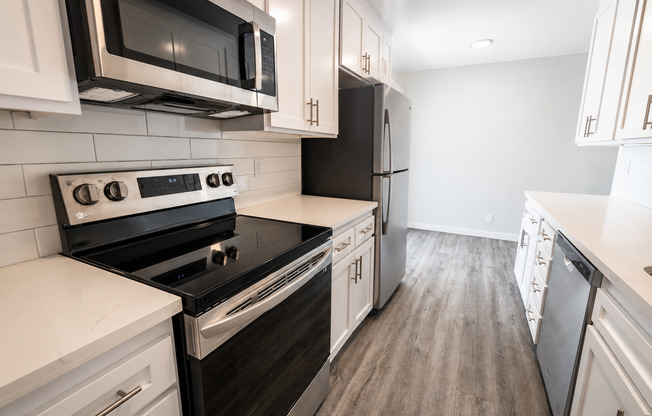 3 beds, 2 baths, 1,195 sqft, $3,898, Unit 401