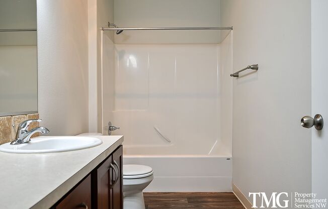 2 beds, 2 baths, 825 sqft, $1,599, Unit 1-12B