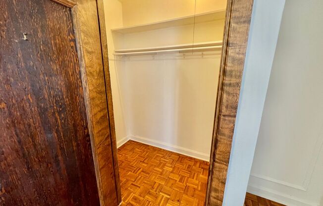 Studio, 1 bath, 300 sqft, $1,375, Unit 530-612