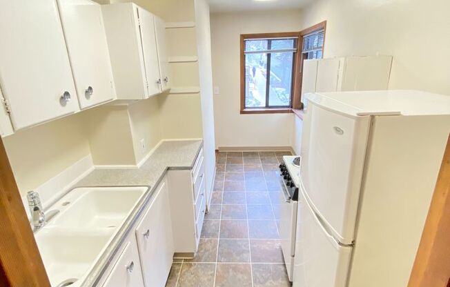 1 bed, 1 bath, 500 sqft, $1,395, Unit 02