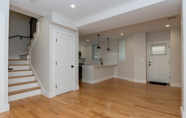 5 TOVAR ST