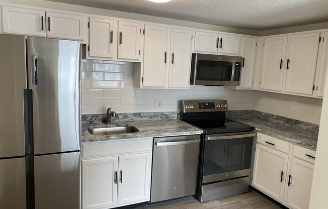 1 bed, 1 bath, 575 sqft, $2,000, Unit 208