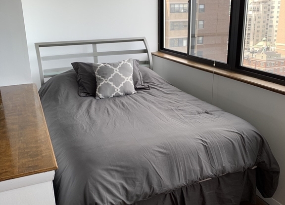 Studio, 1 bath, 650 sqft, $2,800, Unit 16B
