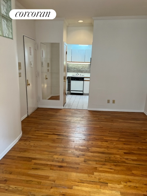 1 bed, 1 bath, $2,650, Unit E