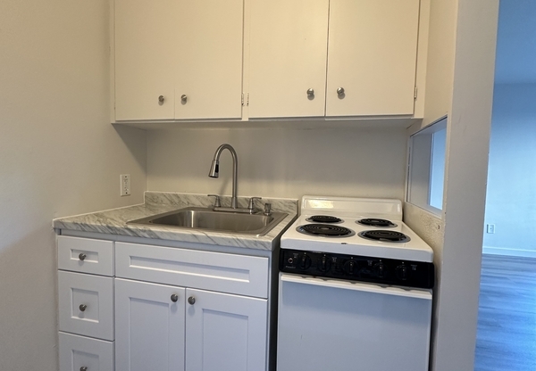 5926 FAUNTLEROY WAY SW