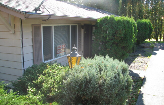 9509 SW Hall Blvd ~ Spacious 2 Bedroom duplex