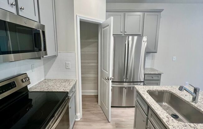 3 beds, 2.5 baths, 1,407 sqft, $2,265, Unit 5131