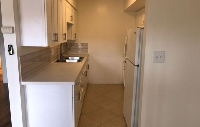 1 bed, 1 bath, $1,965, Unit B