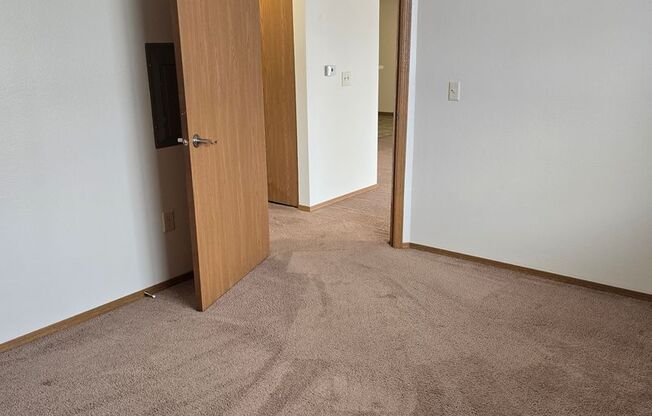 2 beds, 1 bath, 850 sqft, $1,259, Unit PL   7506