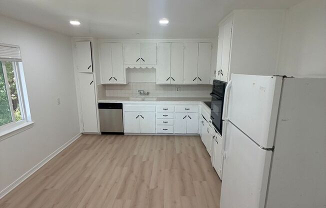 831 OPAL DR