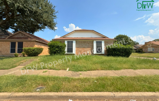 Charming Corner-Lot 2-Bedroom Home For Lease in Mesquite!