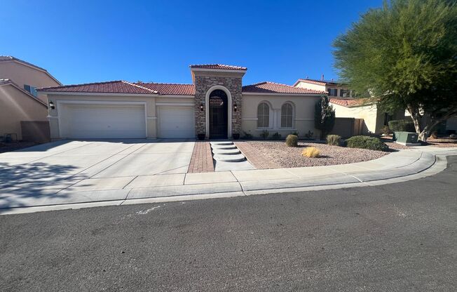 FALL IN LOVE WITH THIS HOME AND MAKE IT YOURS!