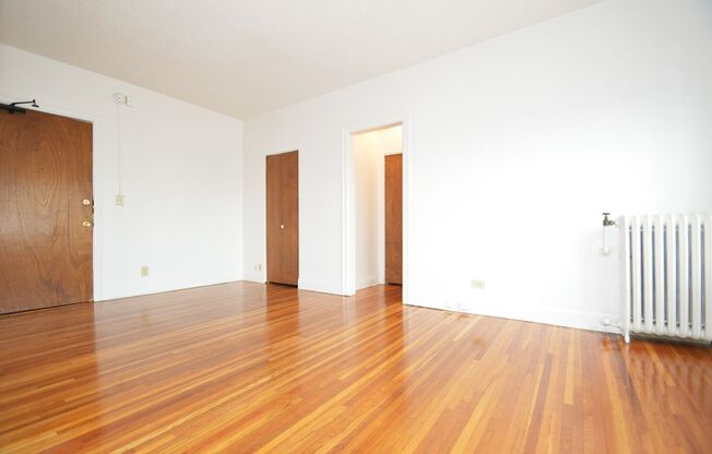 Studio, 1 bath, 375 sqft, $865, Unit 24 - 329