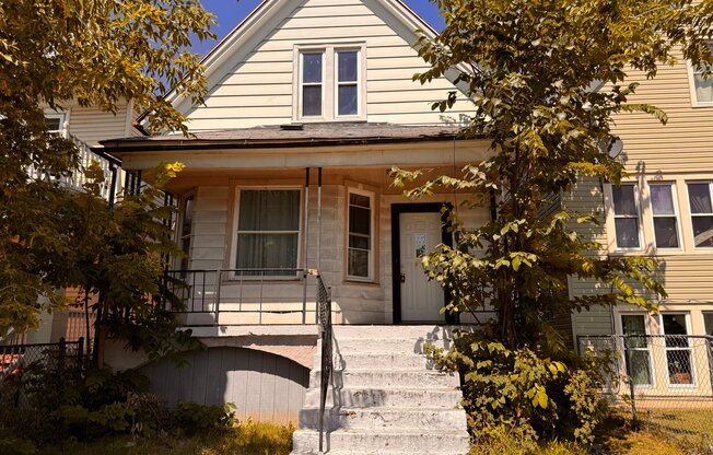 2308 W BURNHAM ST